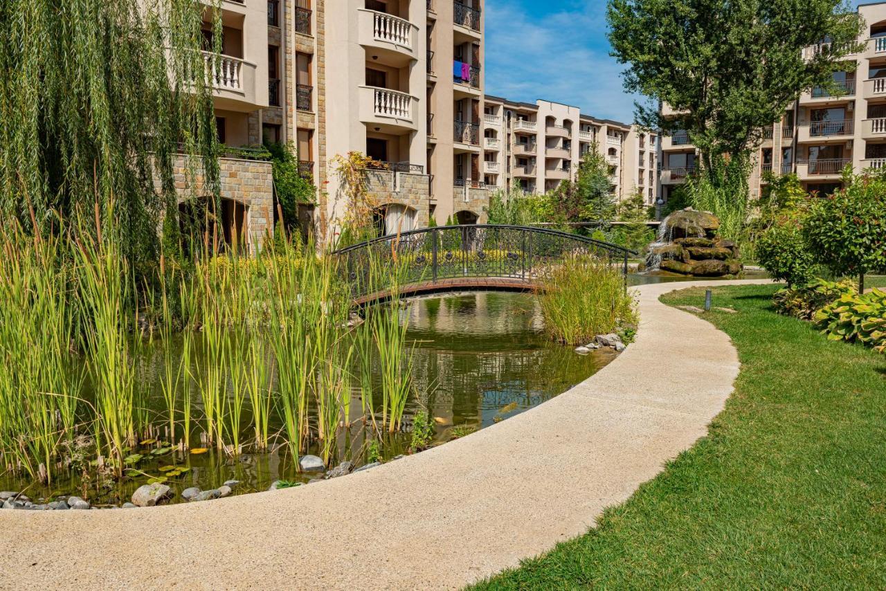 Menada Apartments In Cascadas Slăntjev Brjag Exteriör bild