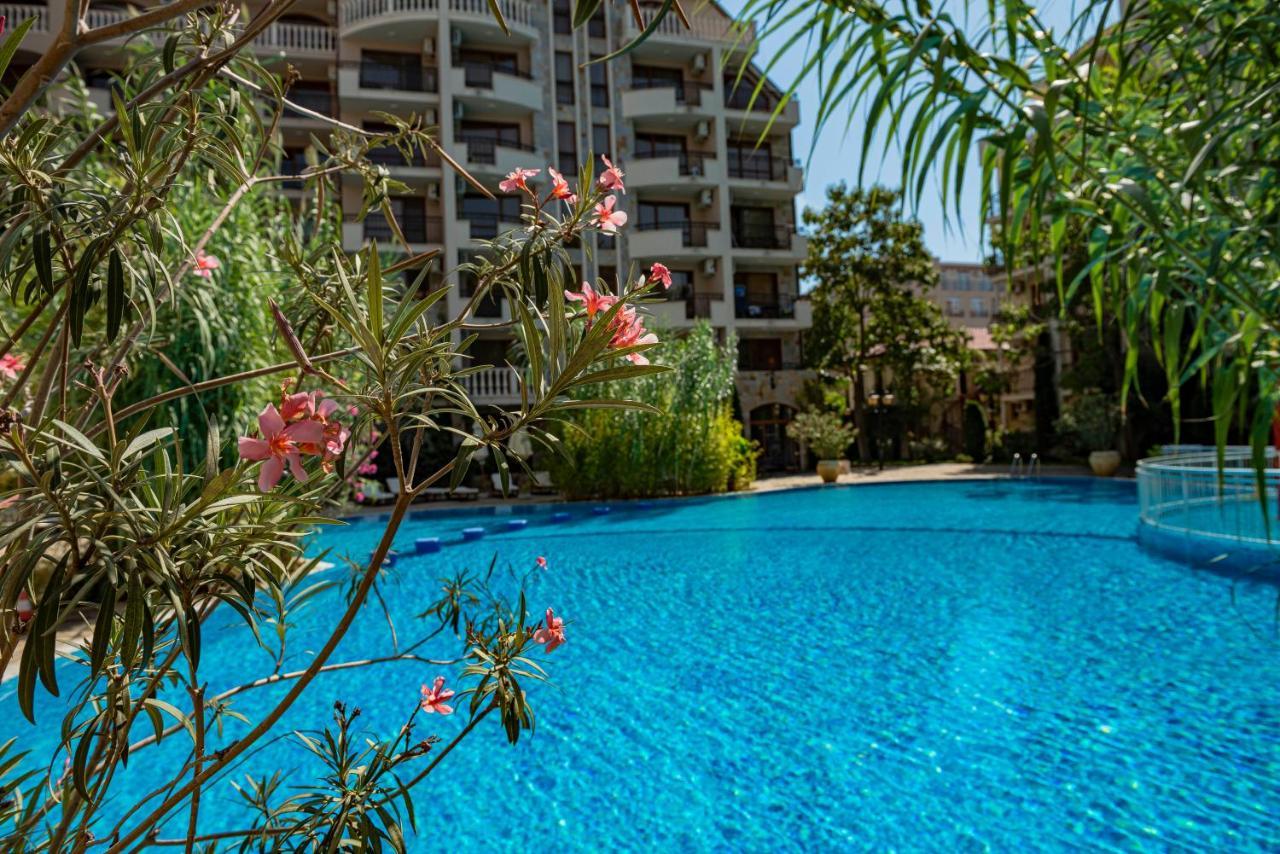 Menada Apartments In Cascadas Slăntjev Brjag Exteriör bild