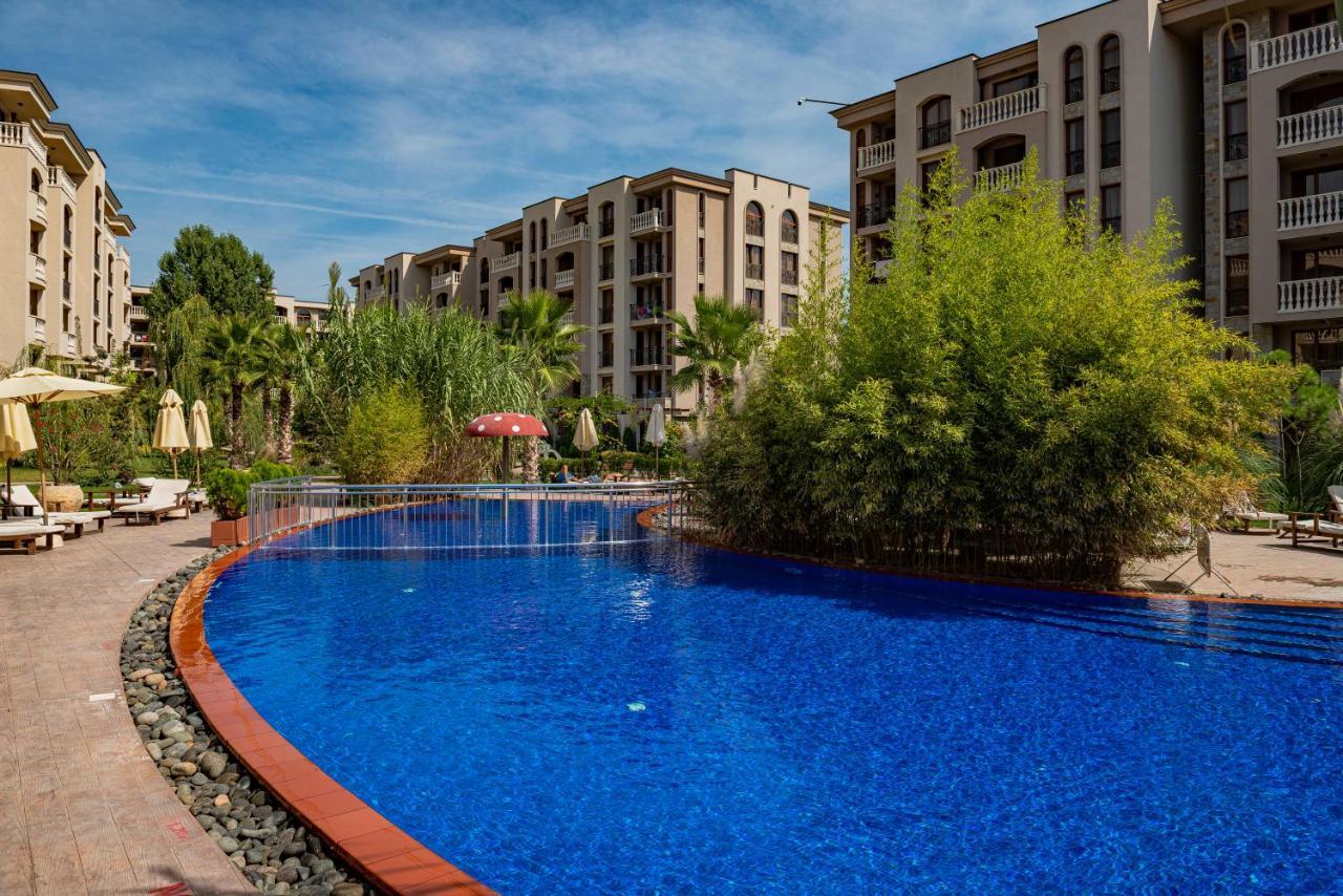 Menada Apartments In Cascadas Slăntjev Brjag Exteriör bild