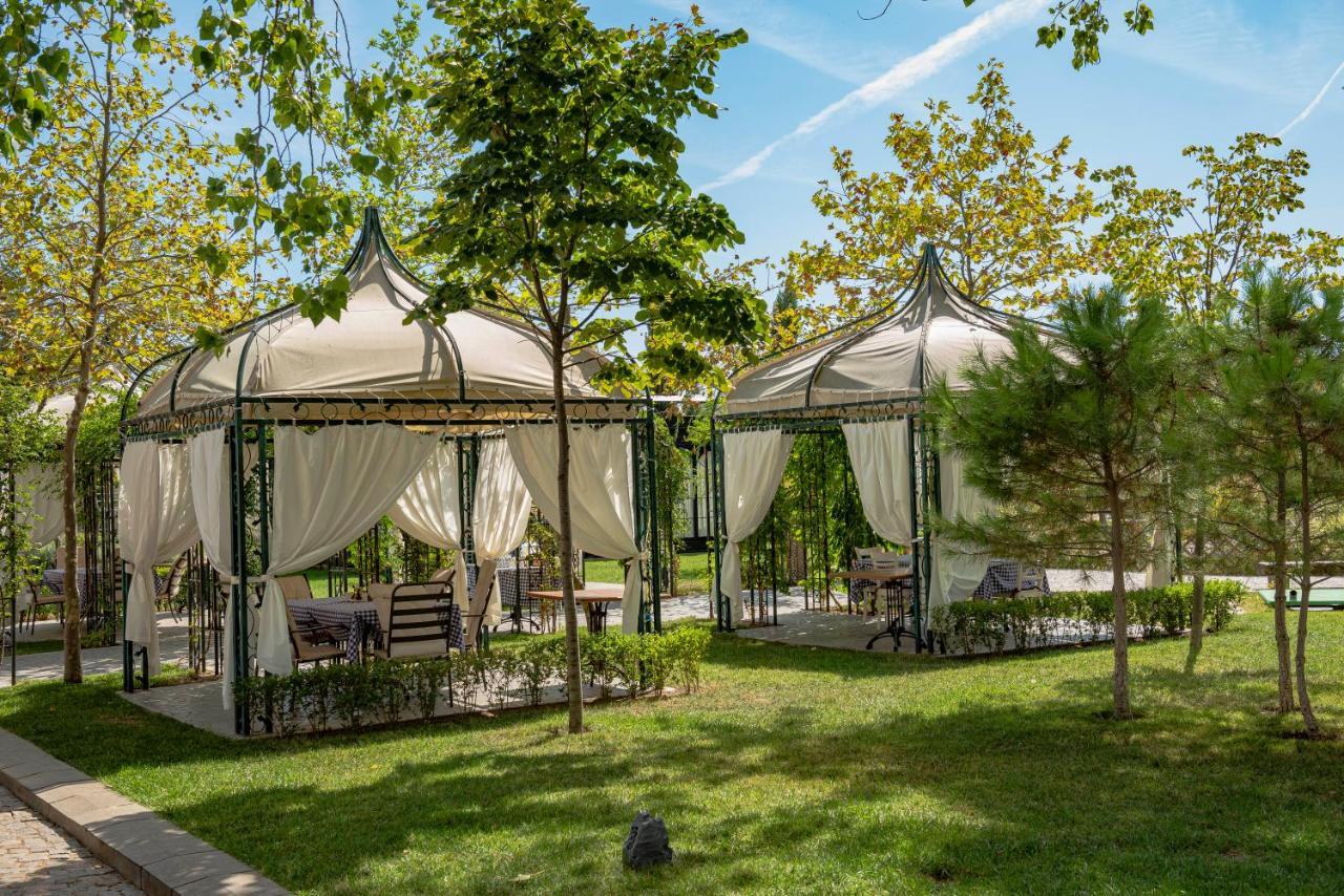 Menada Apartments In Cascadas Slăntjev Brjag Exteriör bild