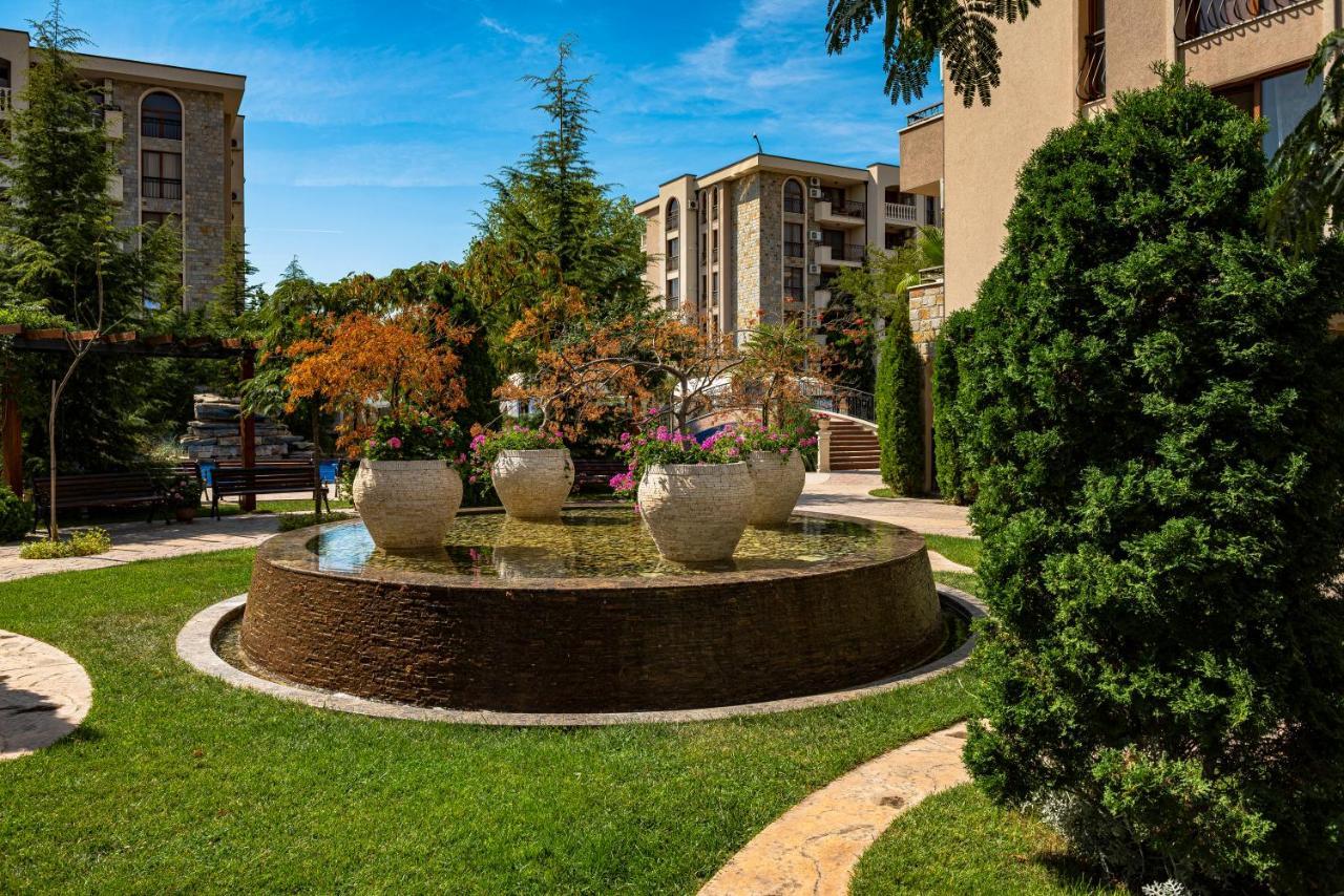 Menada Apartments In Cascadas Slăntjev Brjag Exteriör bild