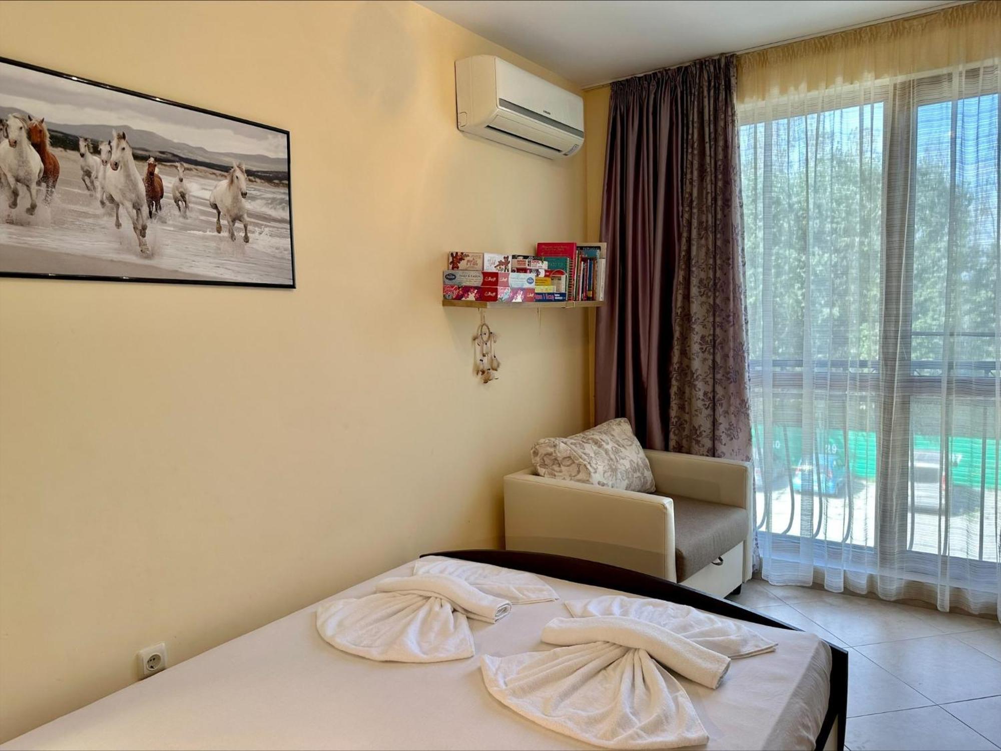 Menada Apartments In Cascadas Slăntjev Brjag Rum bild